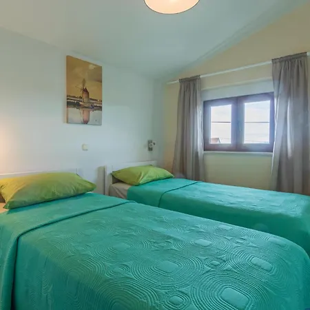 Holiday home Beautiful Home In Liznjan With Ethernet Internet Liznjan