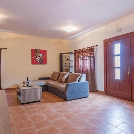 Beautiful Home In Liznjan With Ethernet Internet Liznjan