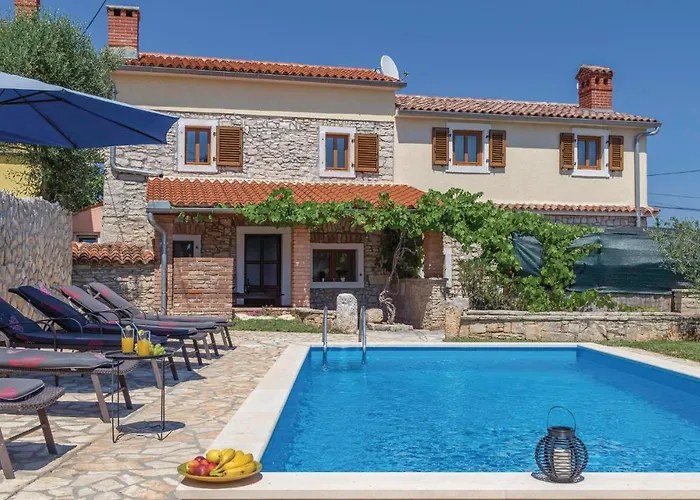 Ferienhaus 4 Bedroom Cozy Home In Liznjan Ližnjan