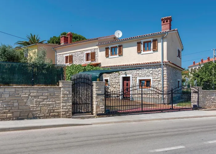 Ferienhaus 4 Bedroom Cozy Home In Liznjan Ližnjan